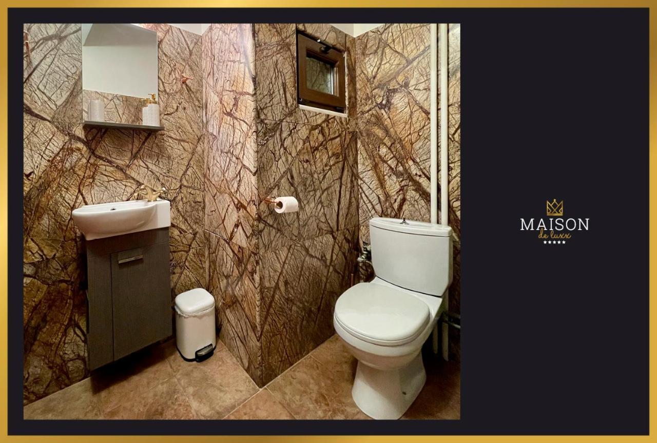 Maison De Luxx A5 Luxury Apartment In Larissa Exterior photo